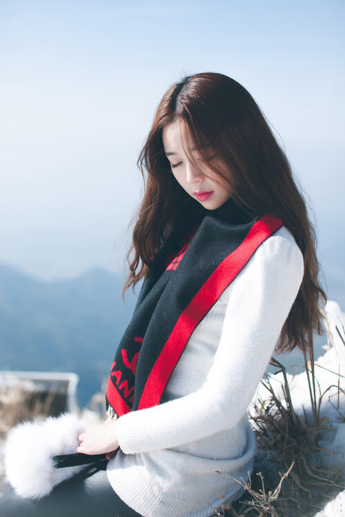 火箭新人接受中文采访展现亲和力,火箭考察新秀