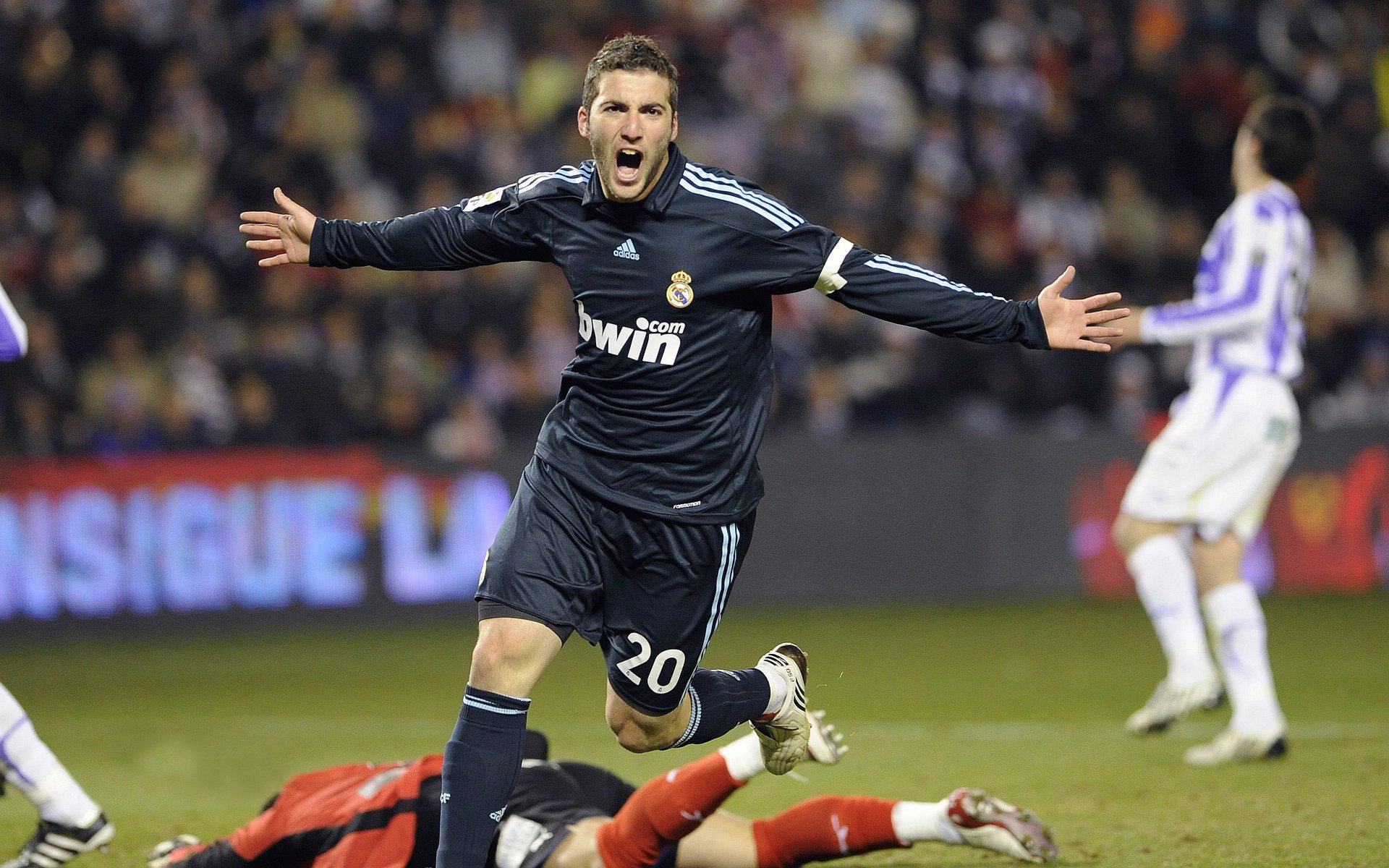 _各国选手竞技状态对比分析：谁会笑到最后？_，什么叫竞技选手