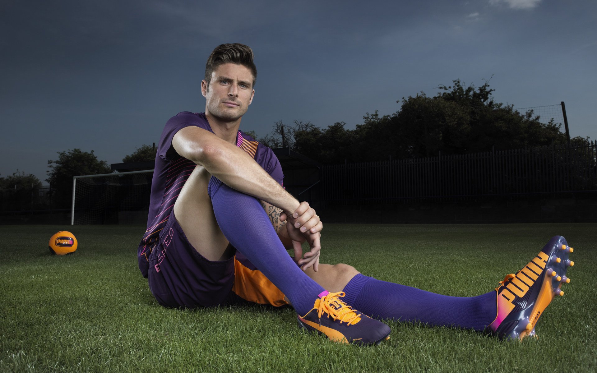 “足球文化走进校园，助力青少年身心发展”，足球文化进校园文化报道