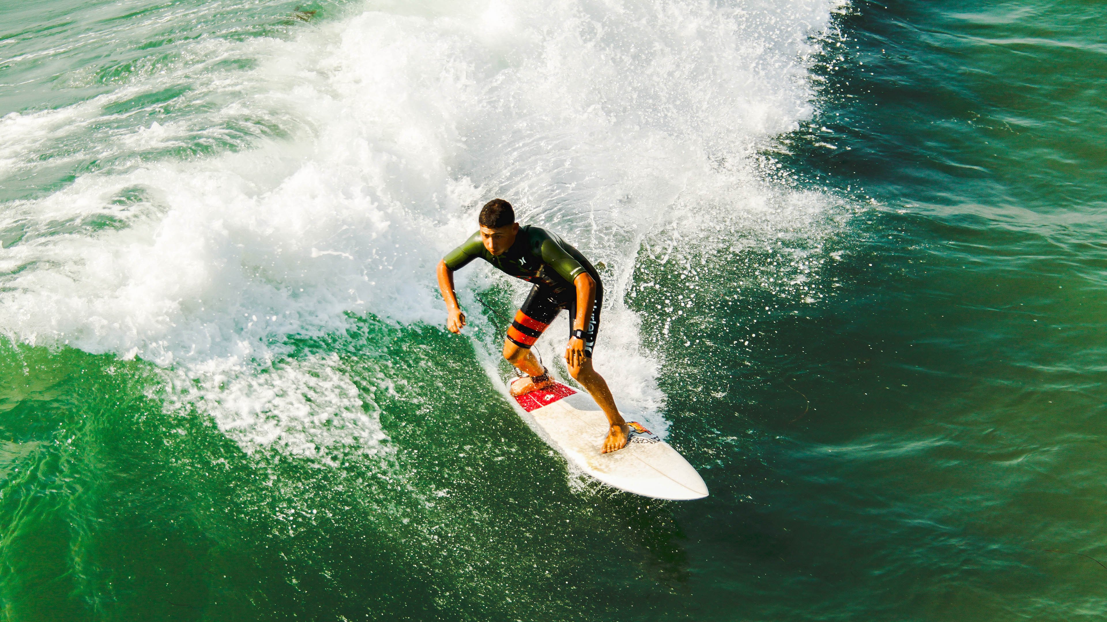 leyu乐鱼-史上最震撼的单场“爆发”：超级巨星的“炸裂”瞬间